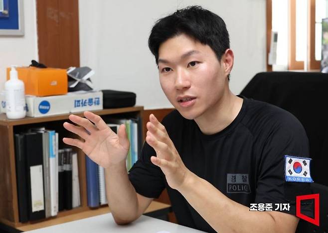 한강경찰대 진현호 경장이 한강 망원센터에서 아시아경제와 인터뷰 하고 있다. 조용준 기자