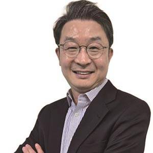 이억원 서울대 경제학부 특임교수 - 서울대 경제학, 미국 미주리대 경제학 박사, 행정고시 35회, 전 기획재정부 종합정책과장·경제구조개혁국장·경제정책국장·1차관, 전 청와대 경제수석실 경제정책비서관, 전 주 제네바대표부 공사참사관, 전 세계무역기구(WTO) 국내규제작업반(WPDR) 의장 /사진 정원석 기자