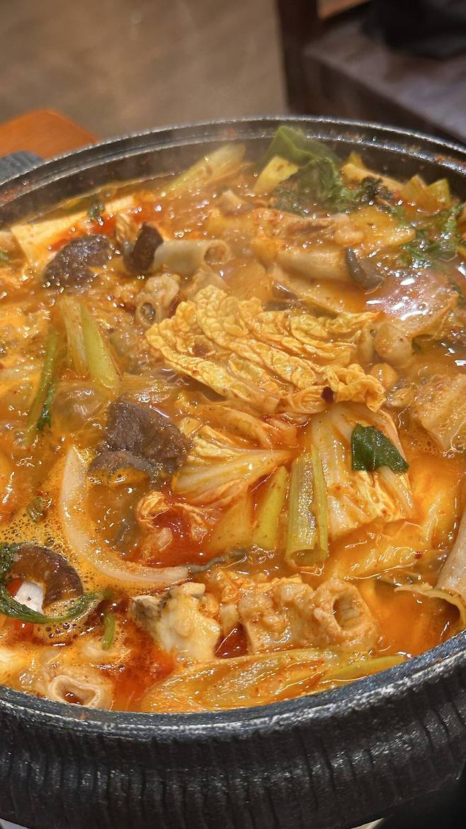 IMG_3924.jpeg 한우곱창전골 & 뼈구이