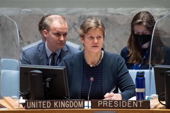 영국의 바버라 우드워드 주유엔대사가 유엔 안전보장이사회에서 발언하고 있다. 사진 X 캡처