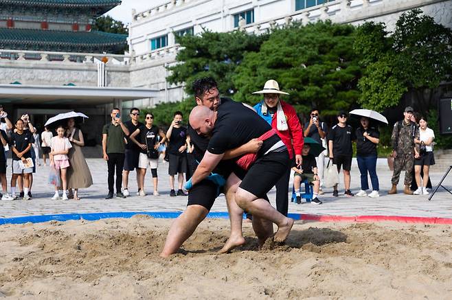 [서울=뉴시스]  단오맞이 씨름대회 (사진=국립민속박물관 제공) 2025.05.26. photo@newsis.com *재판매 및 DB 금지