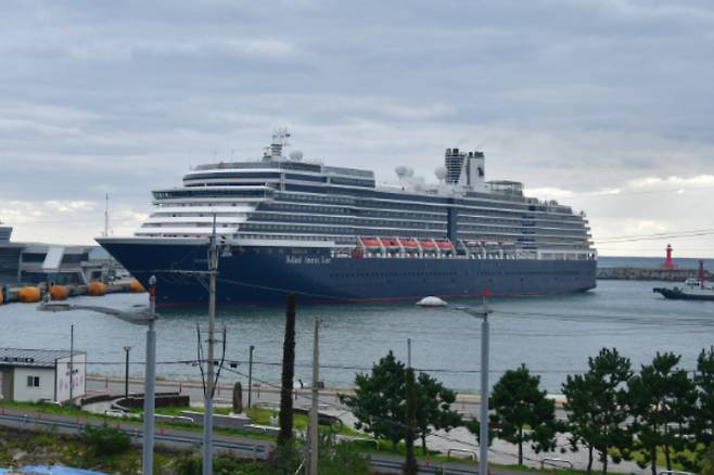 지난해 10월 속초항에 입항한 노르담호. 속초시 제공