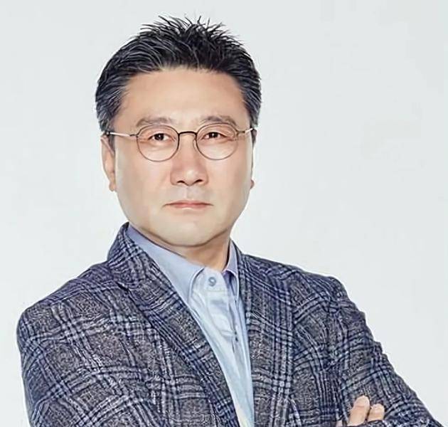 배우 최정우. 블레스이엔티 제공