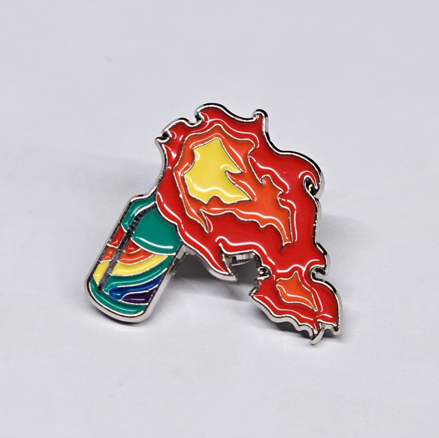 ▲광주퀴어문화축제 조직위원회 재창립을 기념하는 '무지개 화염병'ⓒ광주퀴어문화축제 조직위원회