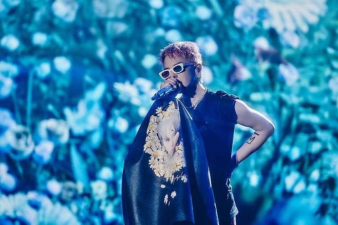 지드래곤(G-DRAGON). 갤럭시코퍼레이션