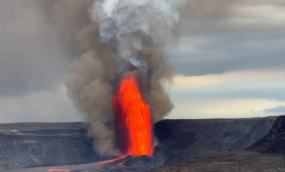 용암을 뿜어내는 하와이 빅아일랜드의 킬라우에아 화산. 출처=USGS