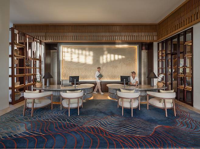 24시간 전담 직원이 상주하는 리셉션. 사진제공|팜투어