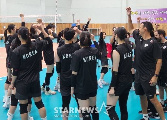 여자배구 대표팀. /사진=안호근 기자