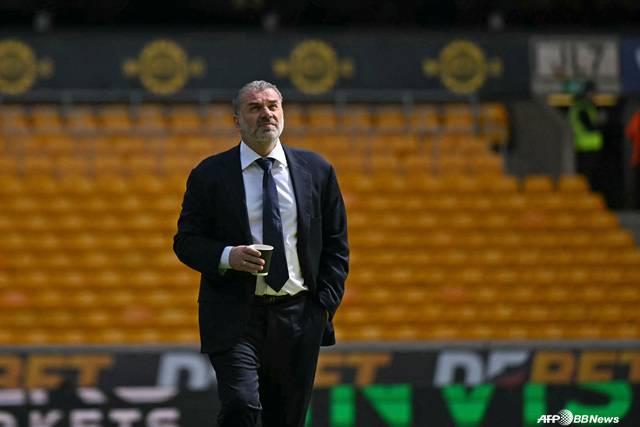 생각이 잠긴 듯한 안제 포스테코글루 토트넘 감독. /AFPBBNews=뉴스1