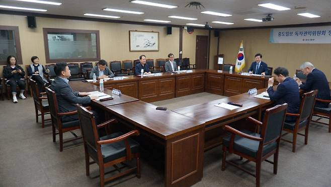 중도일보 독자권익위원회(위원장 김정겸)는 28일 본사 편집국 4층 회의실에서 5월 정례회의를 개최했다./김흥수 기자