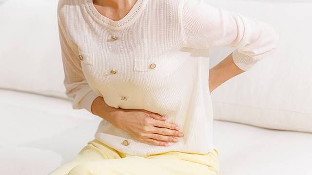 게실염은 아랫배 통증과 발열을 동반한다｜출처: 클립아트코리아