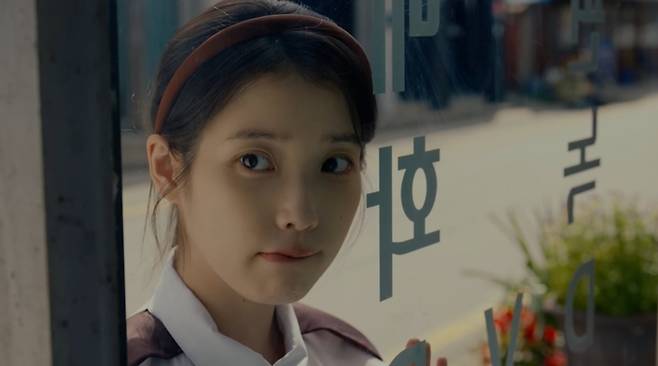 아이유. 사진 | 아이유 ‘네버 엔딩 스토리’ 뮤직비디오