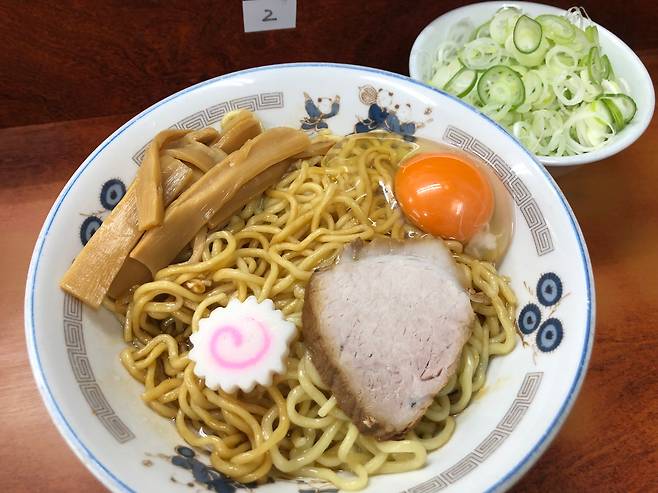 아부라소바 원조집 친친테이(珍珍亭)의 아부라소바. /에노모토 야스타카