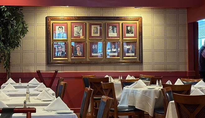 미국 워싱턴 DC 레스토랑 '더 모노클' 내부 모습. /워싱턴=김은중 특파원