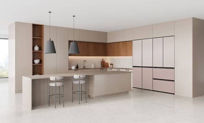 LG전자가 빌트인 스타일을 만드는 ‘LG 디오스 오브제컬렉션 냉장고 핏 앤 맥스(Fit & Max)’ 제품군을 확대한다. 핏 앤 맥스 상냉장 하냉동 냉장고와 김치냉장고를 설치한 인테리어컷.ⓒLG전자