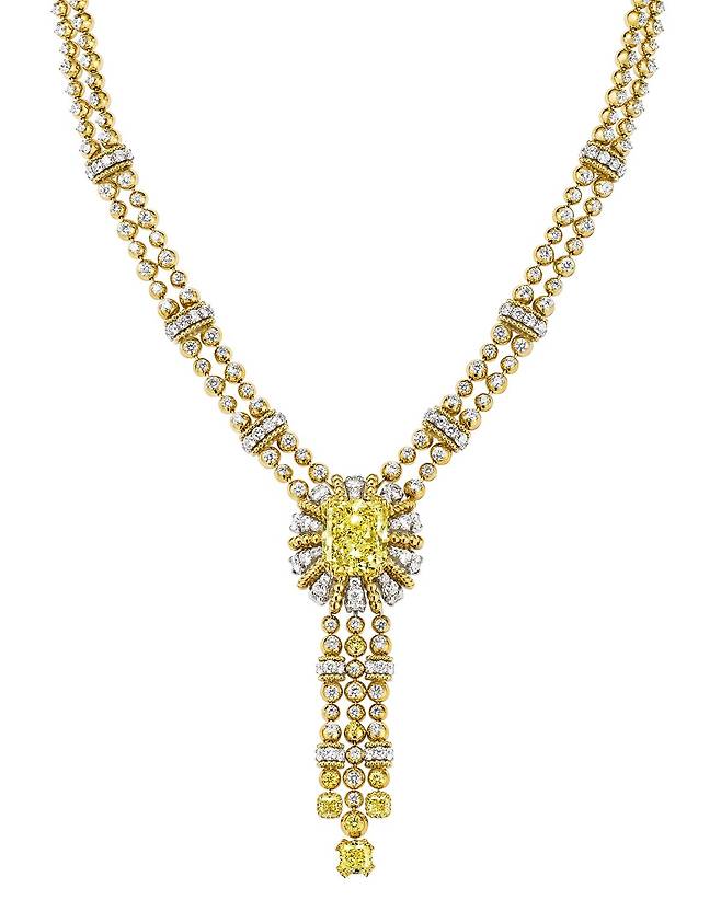 옐로골드& 화이트골드 다이아몬드를 세팅한 성게 펜시 인텐스 옐로 다이아몬드 네크리스.