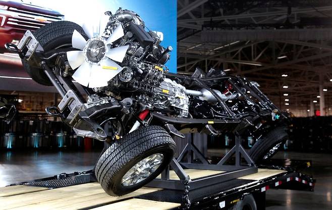 지난 2019년 2월 5일 미국 미시간주 플린트의 제너럴모터스(GM) 공장에 전시된 픽업트럭 엔진.로이터연합뉴스