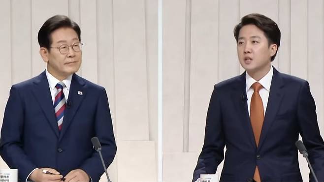 이재명 후보(왼쪽)와 이준석 후보.