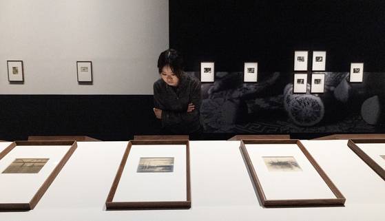 서울시립 사진미술관 개관전 '광채: 시작의 순간들'에 출품된 정해창의 사진들.