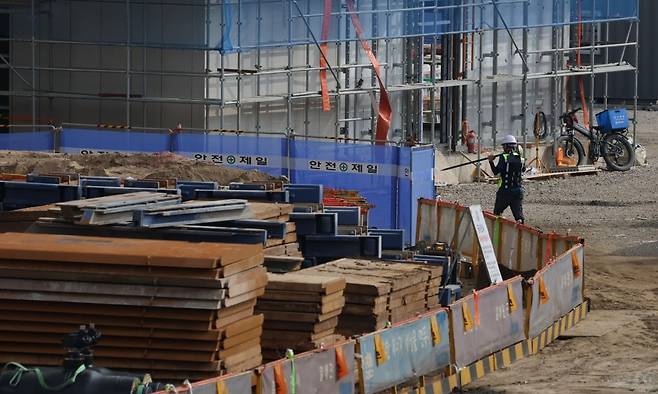 한여름 건설현장 모습 사진=한경DB