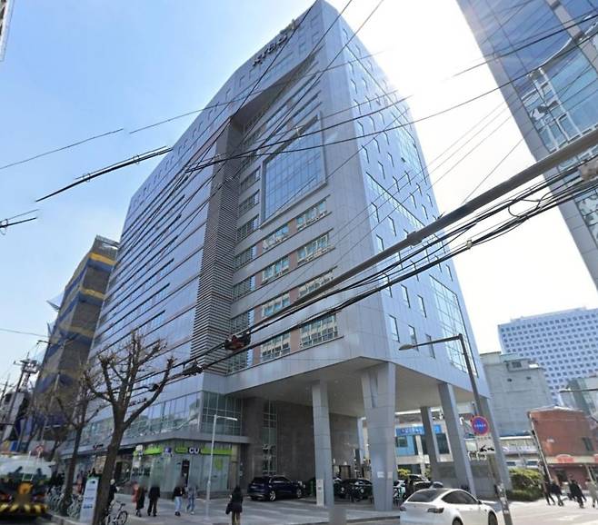 서울 초동 을지로타워 전경. 네이버