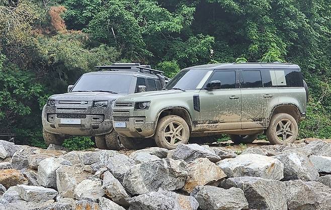 안성의 한 채석장에 전시된 디펜더 [사진촬영=최기성 매경 디지털뉴스룸 기자]