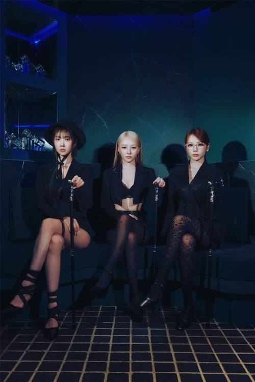 28일 오후 드림캐쳐 유닛 유아유(UAU)의 첫 번째 미니앨범 ‘Playlist #You Are You(플레이리스트 # 유 아 유)’ 발매 기념 쇼케이스가 열린다.