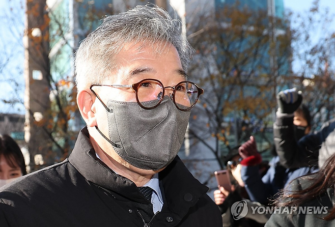 장하원 디스커버리자산운용 대표가 지난 2023년 11월 서울남부지법에서 열린 구속 전 피의자심문에 출석하고 있다. [연합]