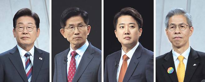 마지막까지 격돌 6·3 대선을 일주일 앞둔 27일 열린 마지막 TV토론에서 각 당 대선 후보들은 정치양극화 해소 방안과 정치 개혁, 개헌 및 외교·안보 정책 등을 놓고 공방을 벌였다. 왼쪽부터 더불어민주당 이재명, 국민의힘 김문수, 개혁신당 이준석, 민주노동당 권영국 후보. 국회사진기자단