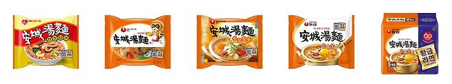 안성탕면 히스토리팩 이미지. 왼쪽부터 1983년, 1992년, 2007년, 2016년 패키지.