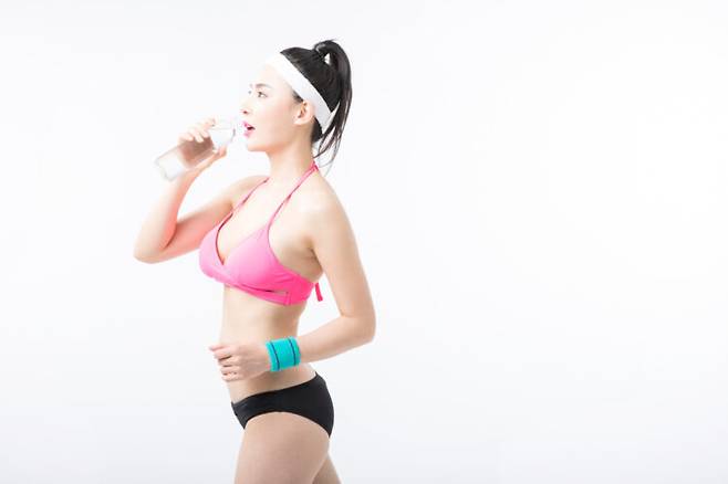 4,50대 때 체중을 조금만 줄여도 후일에 질병과 조기 사망 위험을 낮출 수 있는 것으로 나타났다. [사진=클립아트코리아]