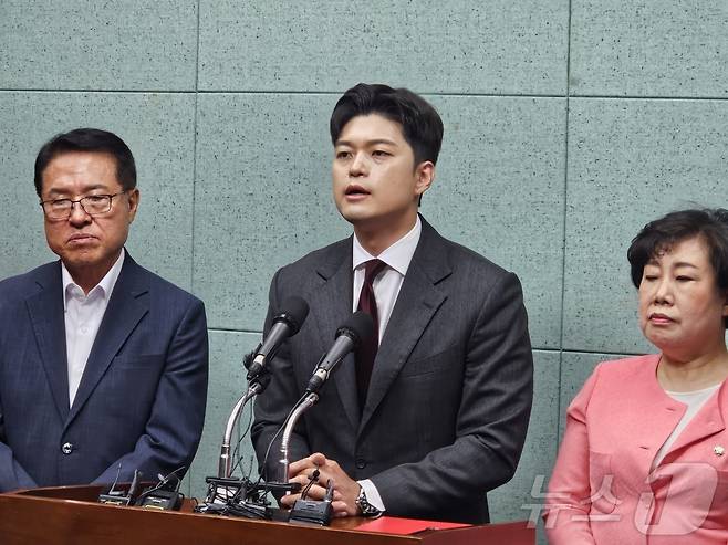 김용태 국민의힘 비상대책위원장이 28일 전북도의회 브리핑룸에서 기자회견을 하고 있다.2025.5.28/뉴스1 ⓒ News1 김동규 기자