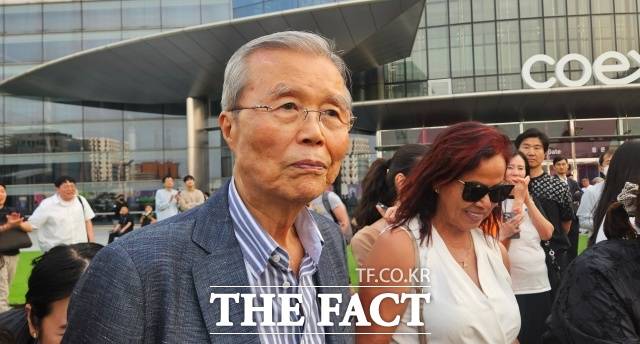 이날 삼성동 코엑스 유세 현장에는 김종인 전 국민의힘 비상대책위원장이 깜짝 등장했다. /코엑스=서다빈 기자