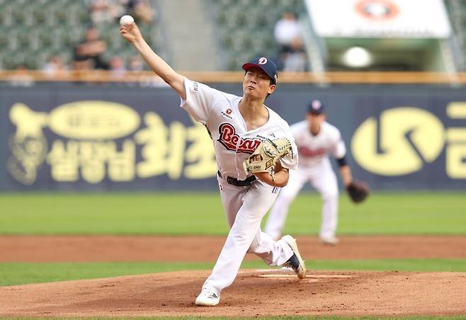 최민석이 투구에 임하고 있다. 사진 | 두산 베어스