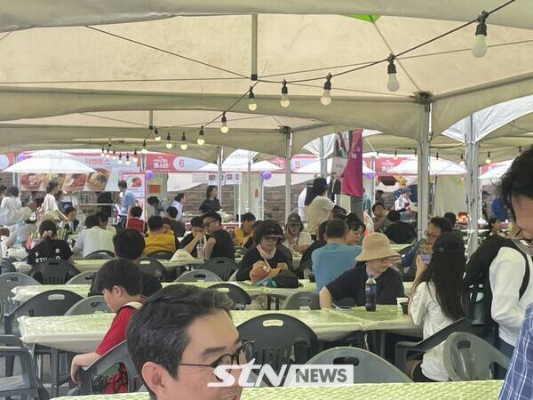 경북 구미 일원에서 열리고 있는 2025 구미아시아육상선수권대회의 아시안 푸드 페스타 행사장. 사진┃김해린 기자