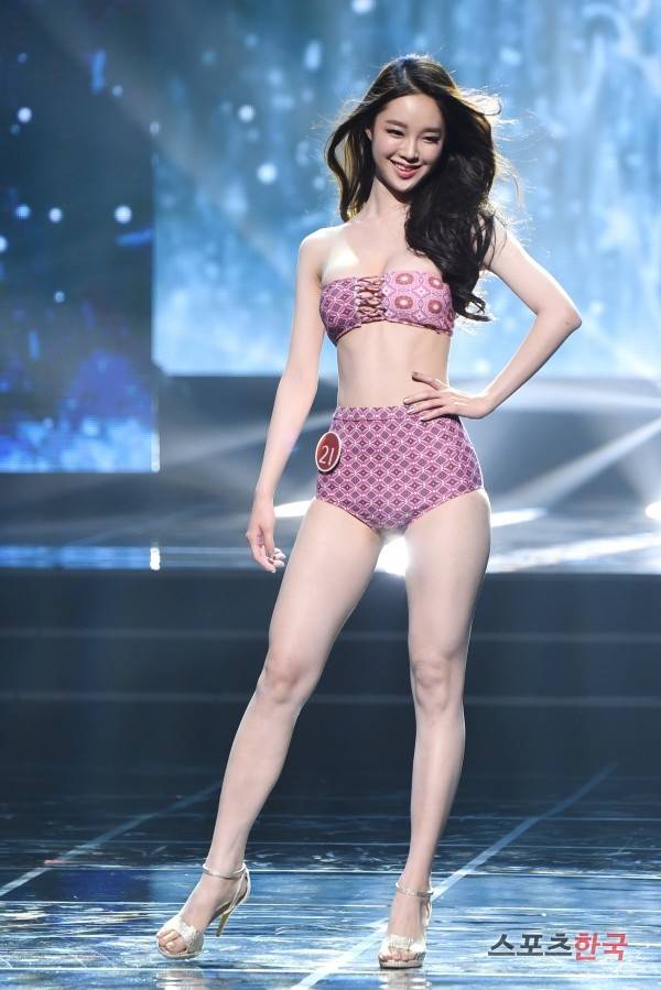 '2016 미스코리아 선발대회'에서 수영복 심사를 받고 있는 미스코리아 강해림 후보. 사진=장동규 기자 jk31@hankooki.com