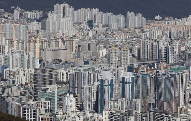 부산 동래구와 금정구 일대 아파트 단지. 연합뉴스
