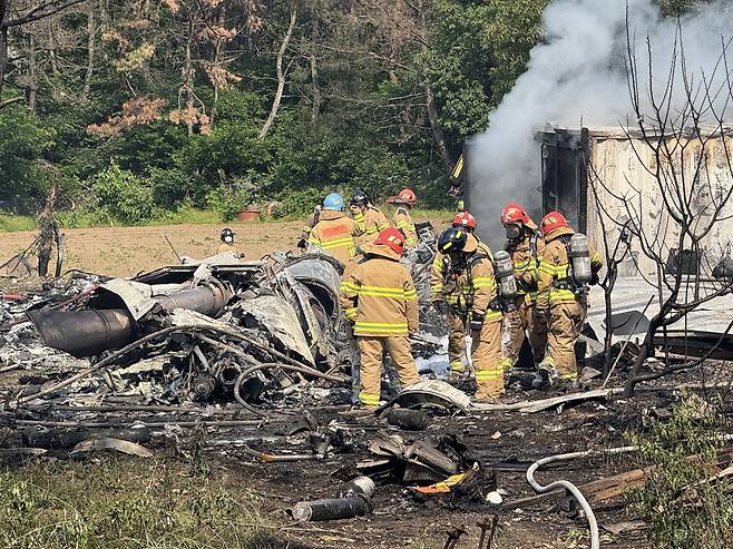 29일 오후 1시52분께 경북 포항시 남구 동해면 신정리 인근 야산에 해군 항공사령부 소속 P-3 해상초계기가 추락했다. 2025.05.29. [포항=뉴시스]