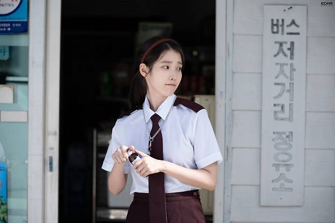 아이유 네버엔딩스토리 뮤비촬영 비하인드 사진jpg