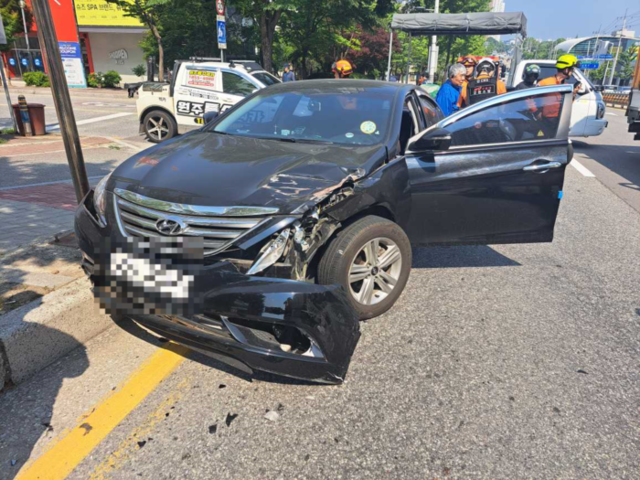 ▲ 29일 원주시 단구동 인근에서 추돌사고가 발생했다. 강원소방본부 제공