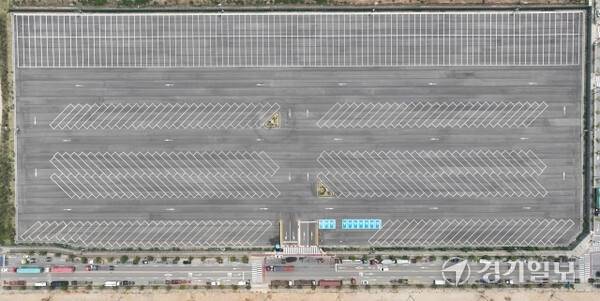 인천 연수구 송도국제도시 9공구 화물차주차장이 방치돼 있다. 경기일보DB