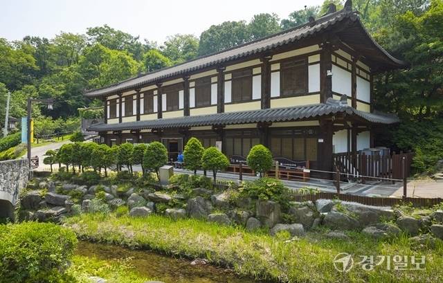 고구려대장간마을 중 아차산고구려유적전시관의 전경 모습. 홍기웅기자