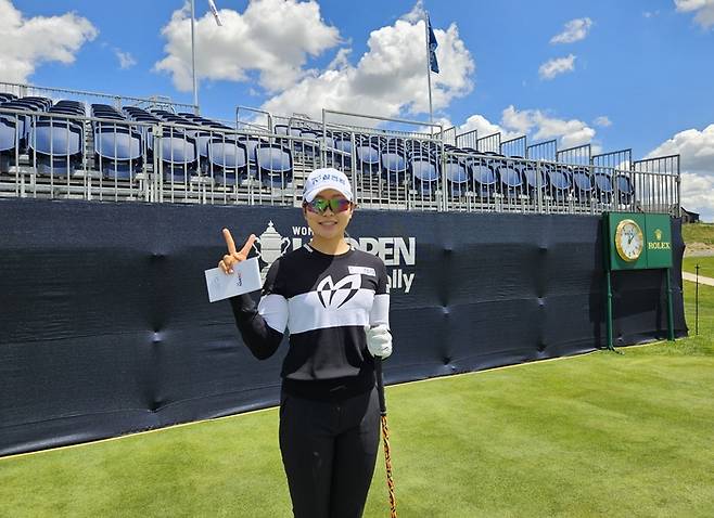 유현조가 US여자오픈 연습 라운드를 하던 중 티잉 그라운드에서 포즈를 취하고 있다. 넥스트크리에이티브