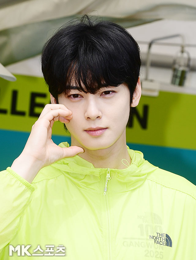 그룹 아스트로의 차은우가 육군 군악대로 국방의 의무를 다 한다. / 사진 = 천정환 기자