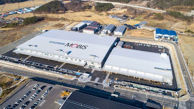 현대모비스가 경주에 축구장 11개 크기의 두 번째 통합물류센터를 열었다. /사진=현대모비스
