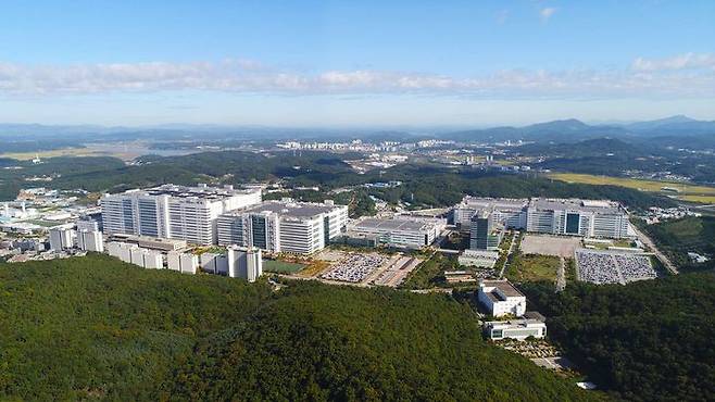 [서울=뉴시스]LG디스플레이 파주 사업장 전경. (사진 = 업체 제공) 2025.04.30. photo@newsis.com *재판매 및 DB 금지