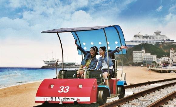 강릉 정동진 레일바이크. 코레일관광개발 제공.