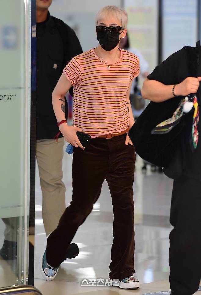 GD(지드래곤)가 입국장에 모습을 보이고 있다. 이주상기자 rainbow@sportsseoul.com