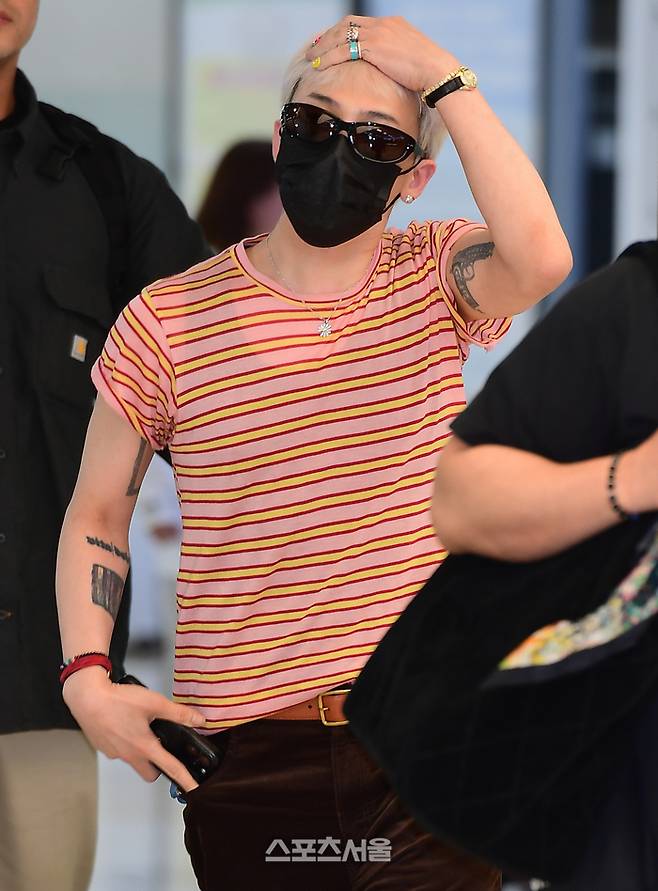 GD(지드래곤)가 입국장에 모습을 보이고 있다. 이주상기자 rainbow@sportsseoul.com