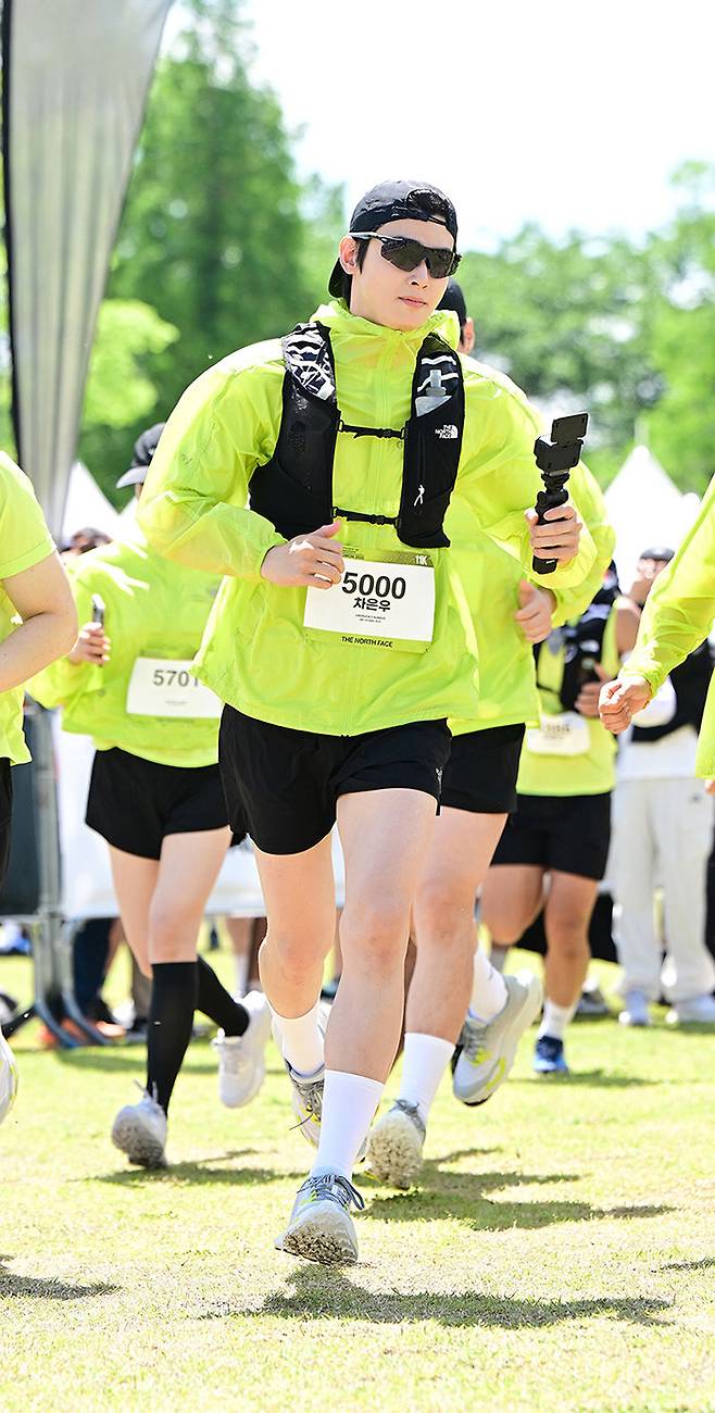 　◇노스페이스 주최 글로벌 트레일러닝 대회 '2025 TNF 100 강원 위드 벡티브'에 참가한 차은우. 사진=노스페이스
